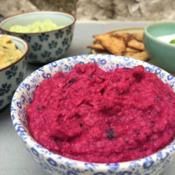 Rødmende hummus