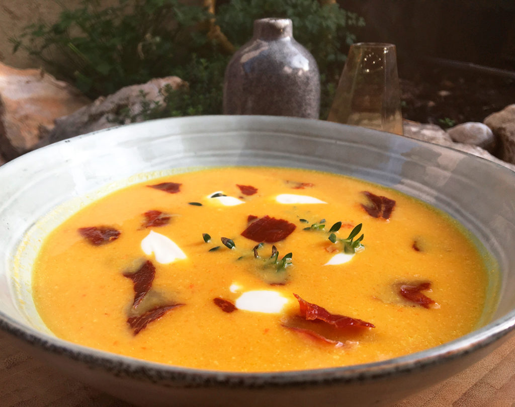 Butternutsquash-suppe-med-ristede-kikerter