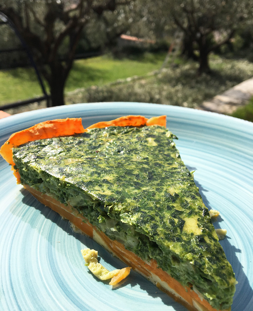 Spinatpai-på-søtpotetbunn