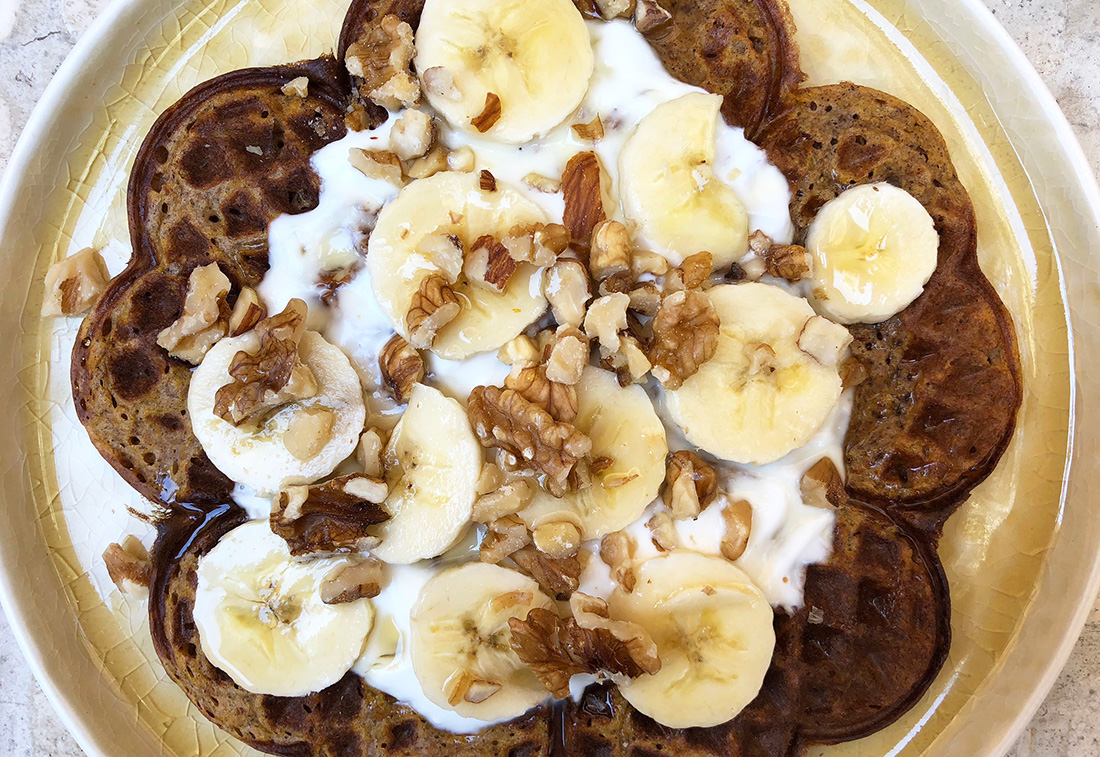 Søt frokostvaffel med gresskar og kanel