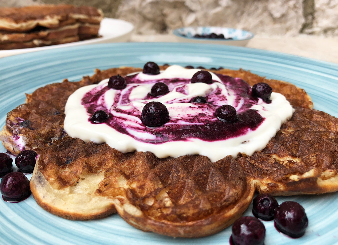 Blåbærvaffel med ostakefyll