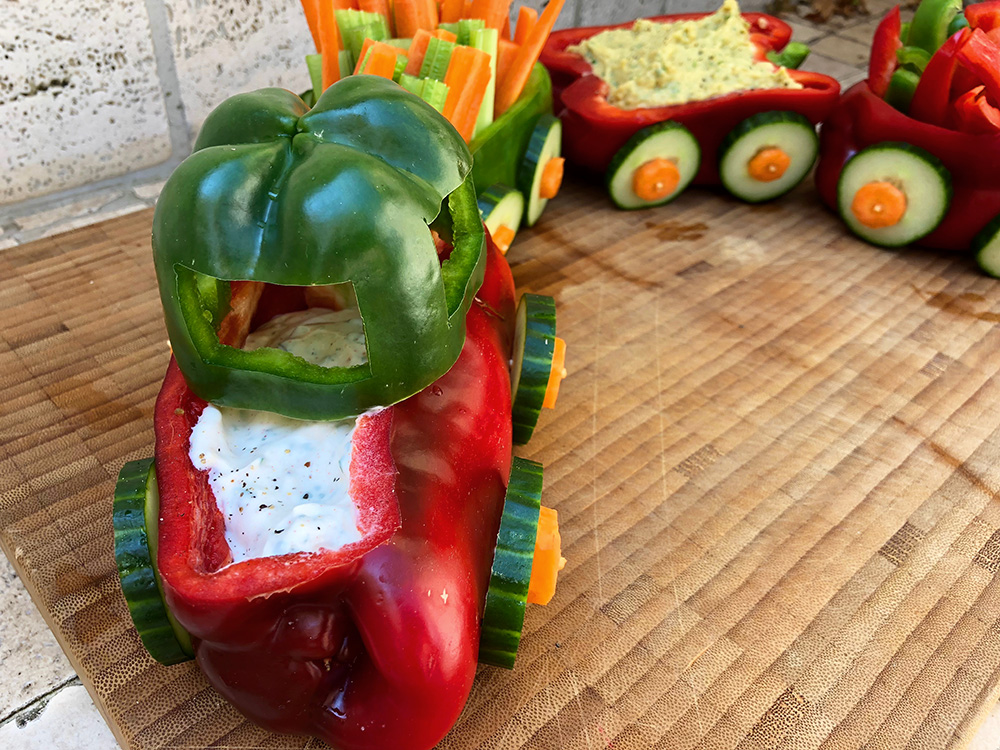 Barnslig grønnsakstog med dip