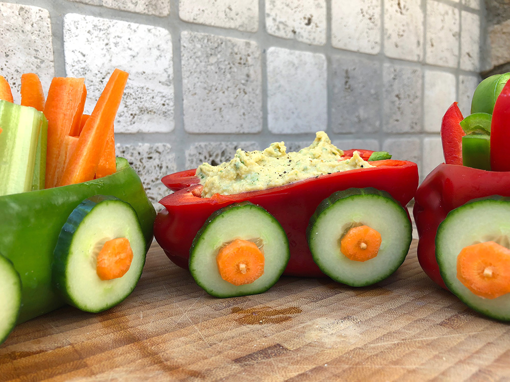 Barnslig grønnsakstog med dip