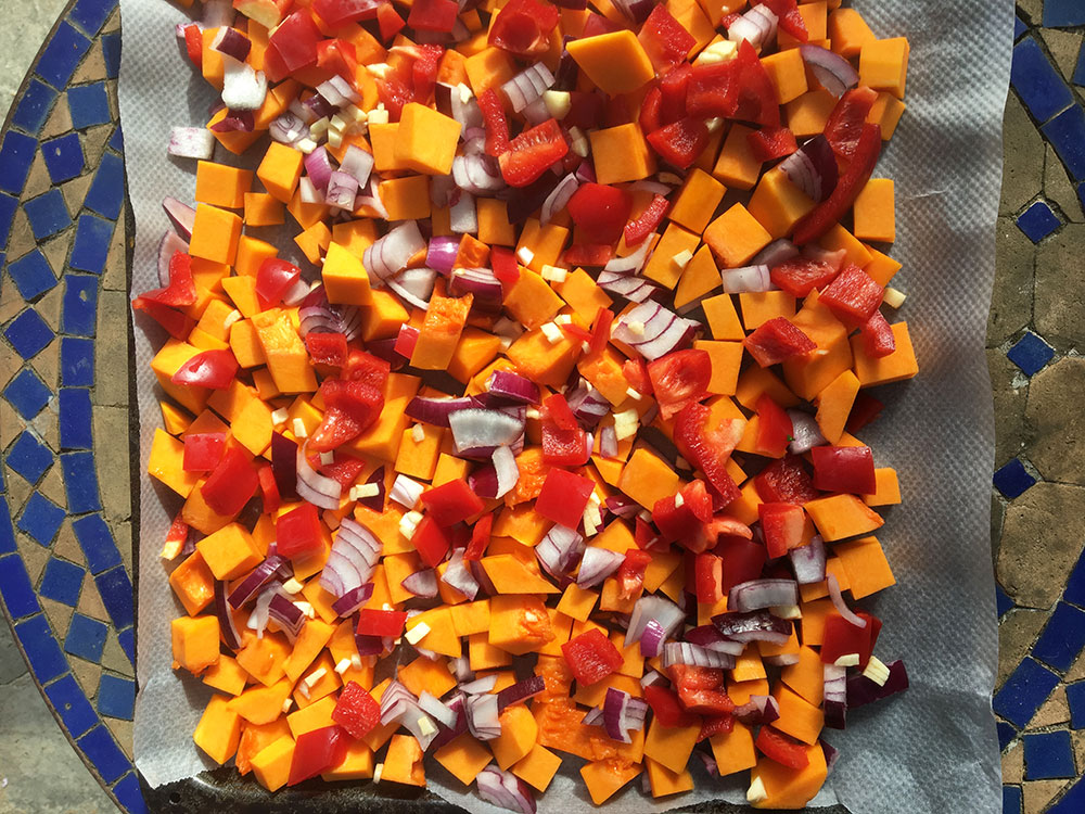 Bakt butternutsuppe med feta og grillet spekeskinke