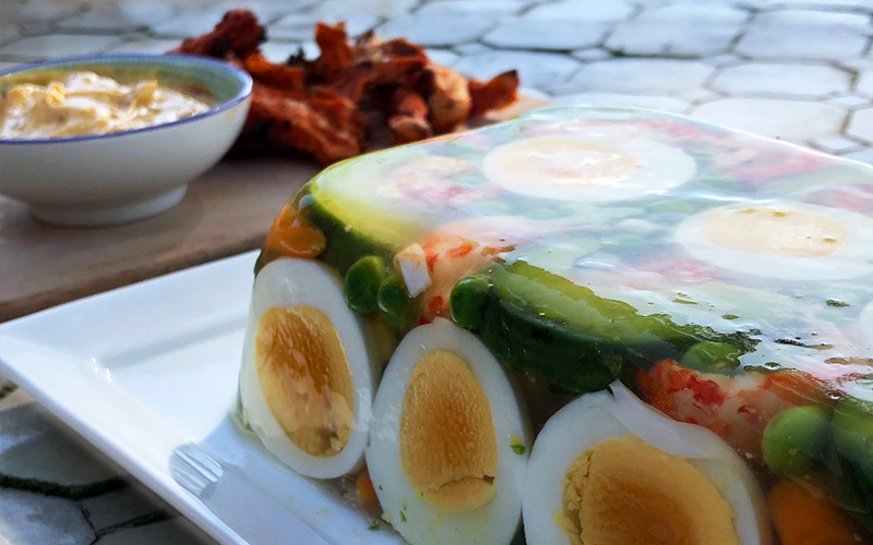 Kabaret med reker, avokado og asparges