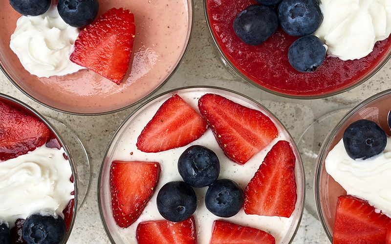 Panna cotta i rødt, hvitt og blått