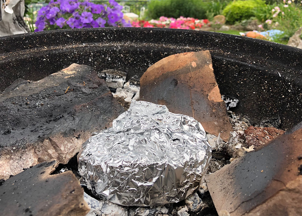 Grillet camembert med hvitløk og timian