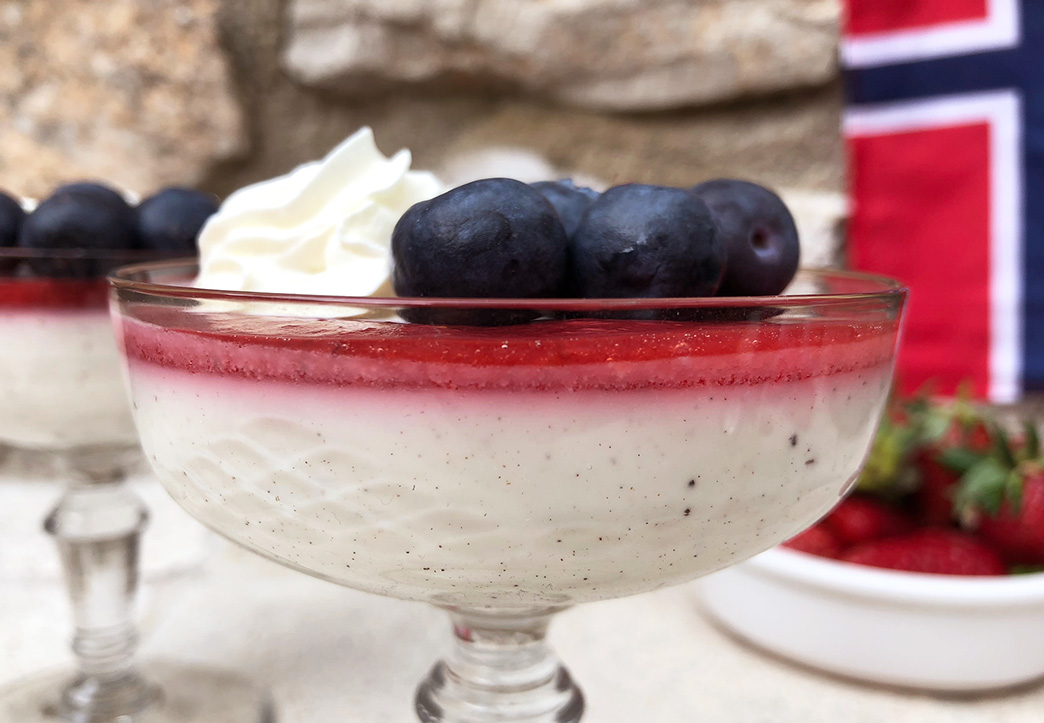 Panna cotta i rødt, hvitt og blått
