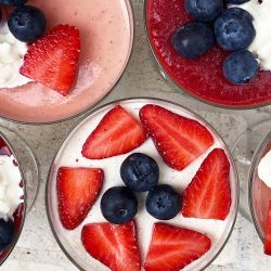 Panna cotta i rødt, hvitt og blått