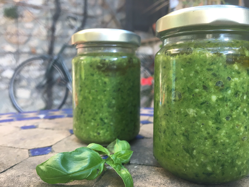 Hjemmelaget klassisk pesto