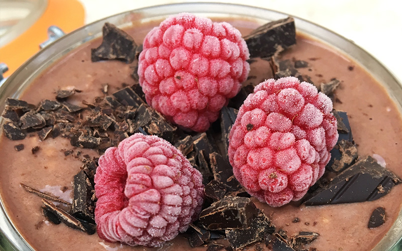 "Over natten" grøt med sjokolade og peanøttsmør