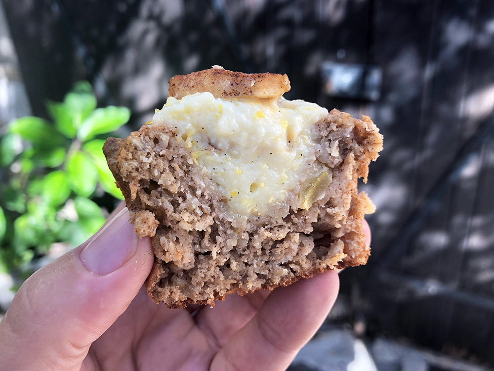 Saftige eple og kanelmuffin med vaniljefyll