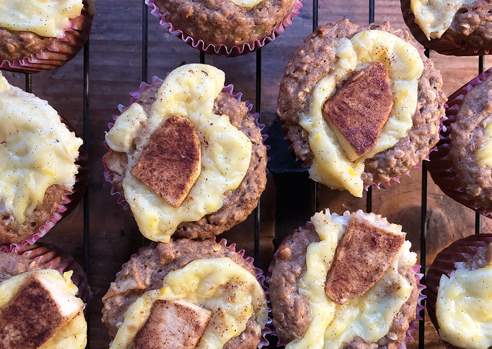 Saftige eple og kanelmuffin med vaniljefyll