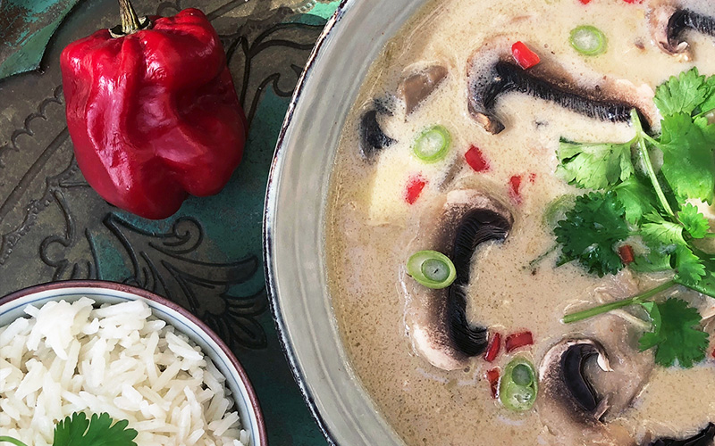 Spicy tom kha gai - thaisuppe for hvermansen