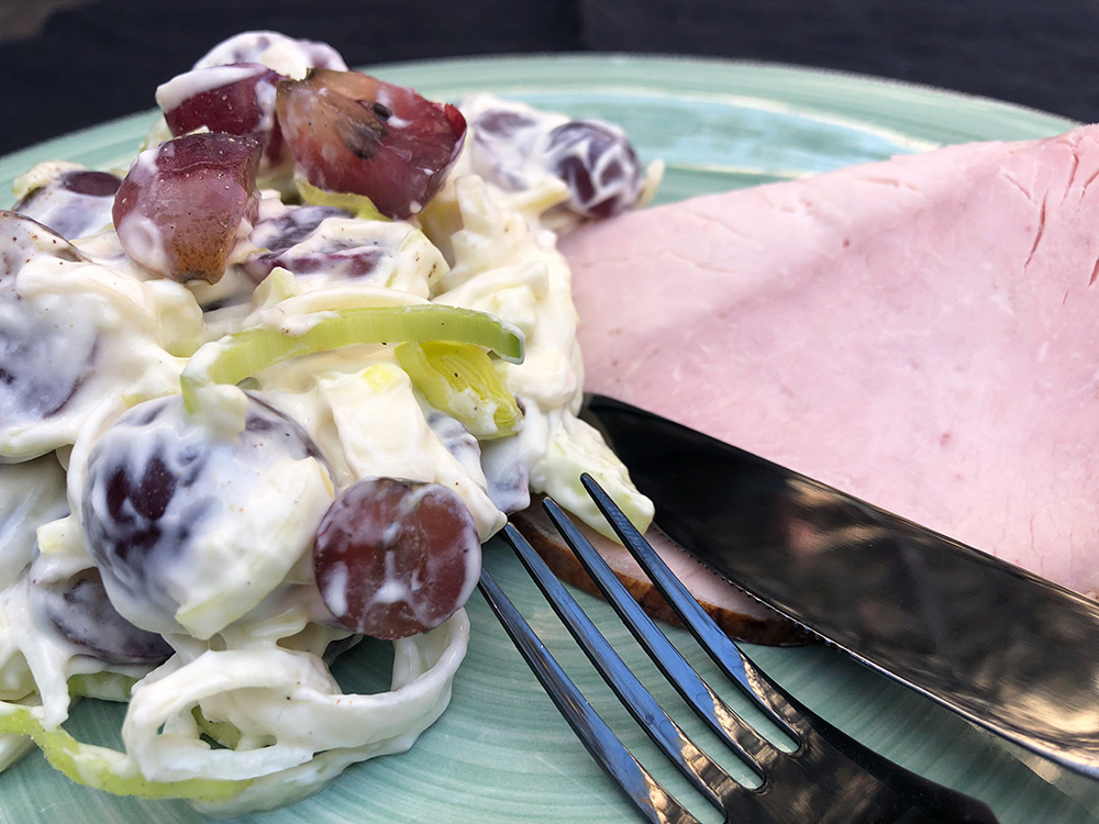 Pigg og populær purre og druesalat