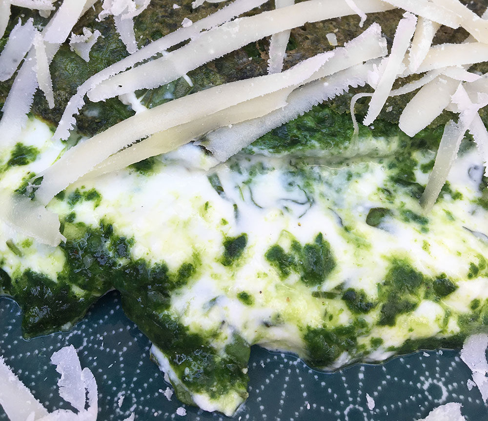 Spinatomelett med 4 oster