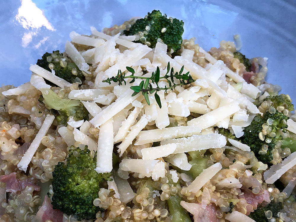 Brokkoli, parmesan og hvitløksquinoa