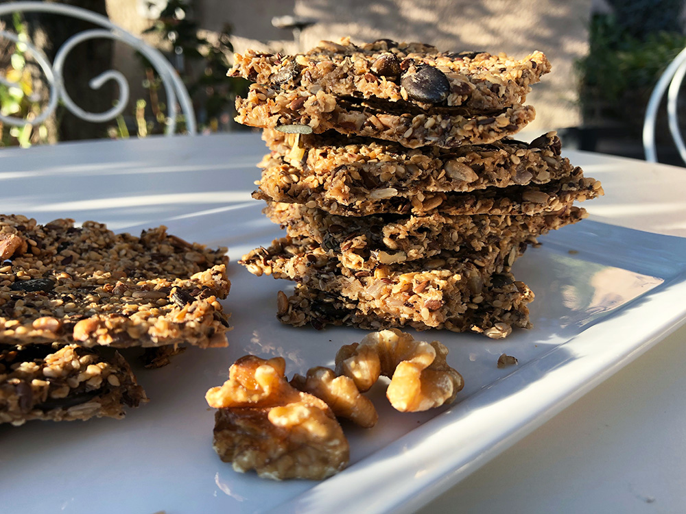 Sprø frøknekkebrød med valnøtter