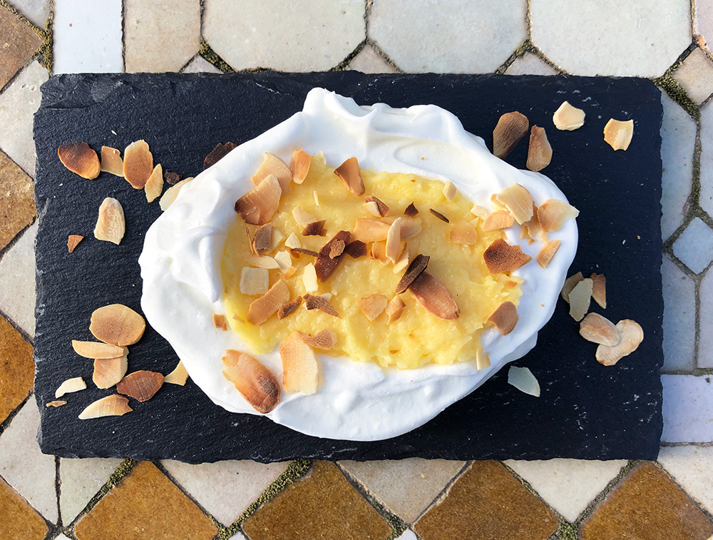 Søte og luftige "påskeegg" - marengs og sitronkrem