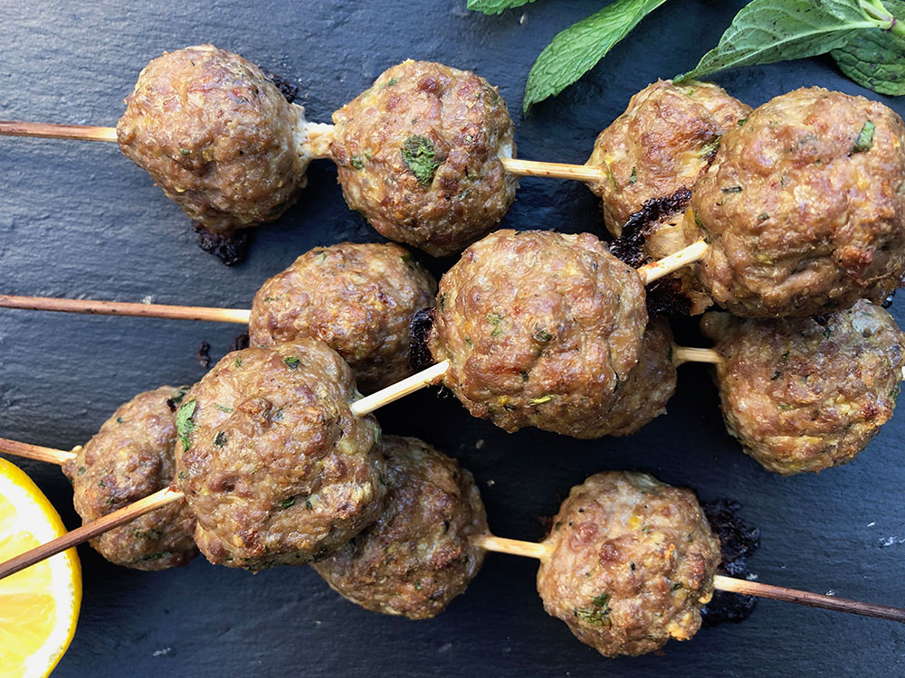 Lammekjøttboller med tzatziki og saltkokte poteter