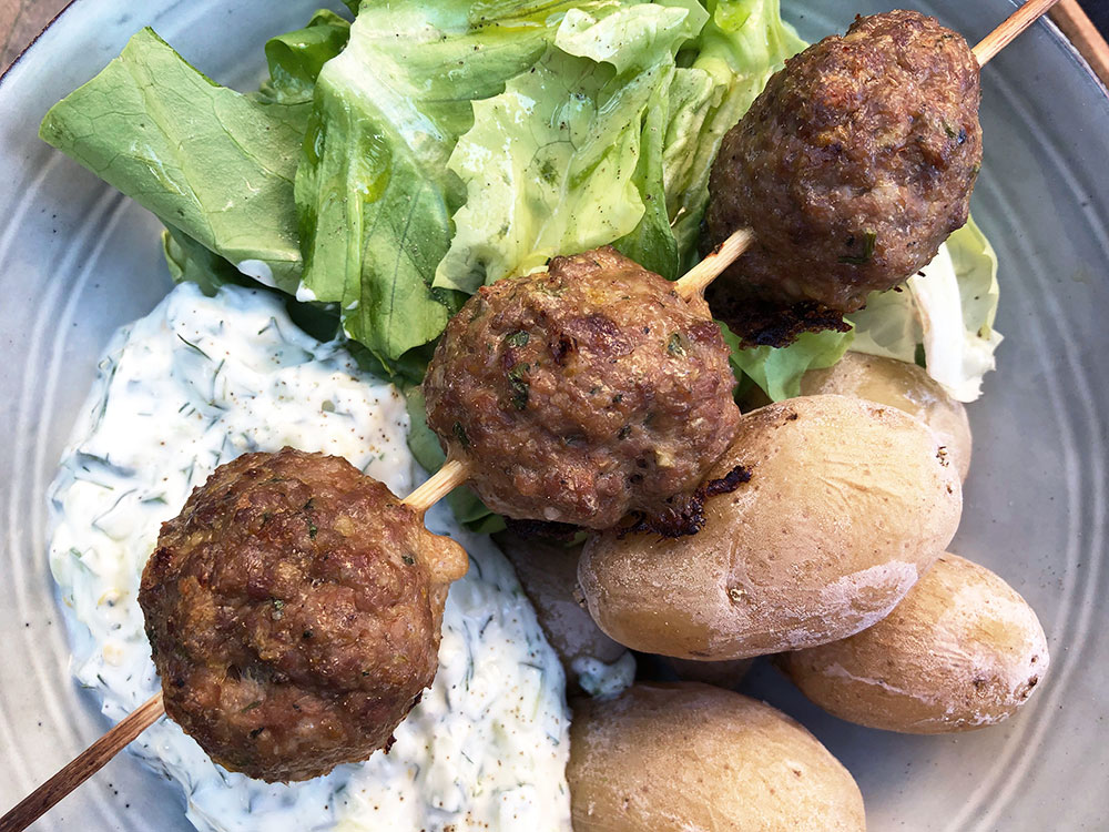 Lammekjøttboller med tzatziki og saltkokte poteter