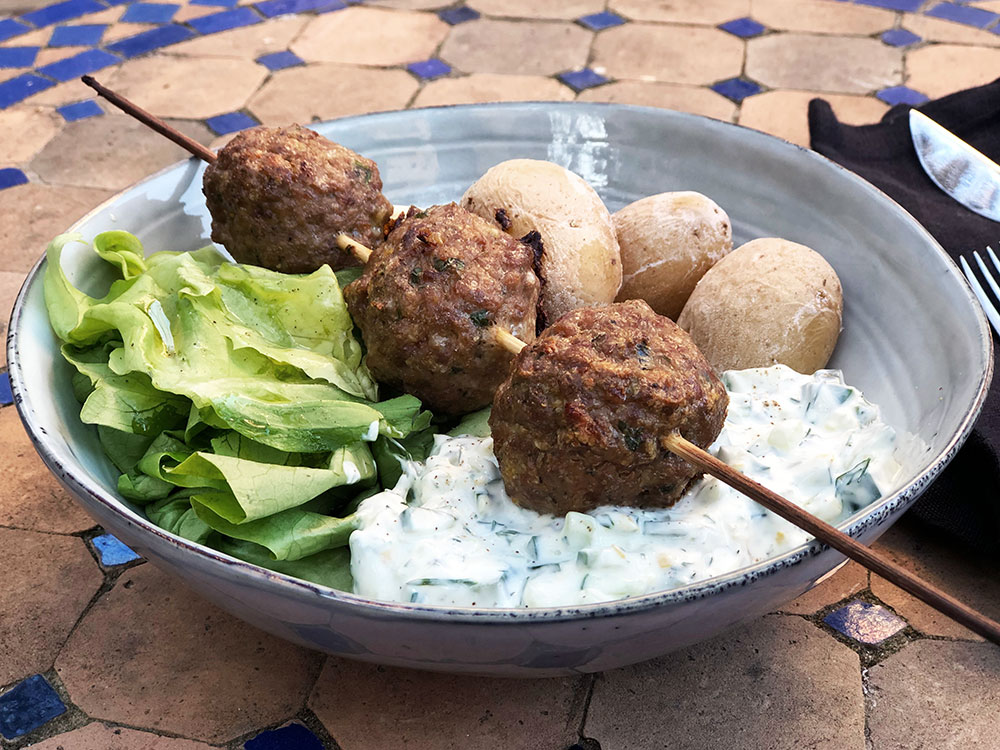 Lammekjøttboller med tzatziki og saltkokte poteter
