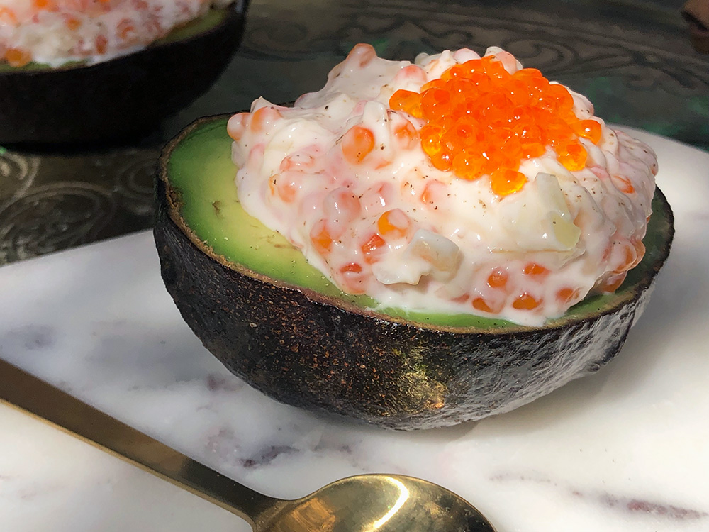 Avokado med rogn og rømme