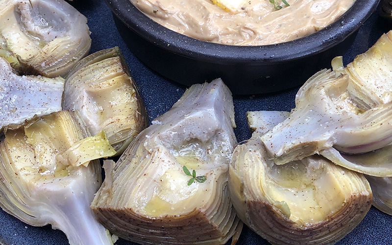 Hvordan tilberede artisjokker - servert med balsamico dip