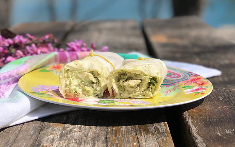 Kanongode kyllingwraps med avokado og koriander