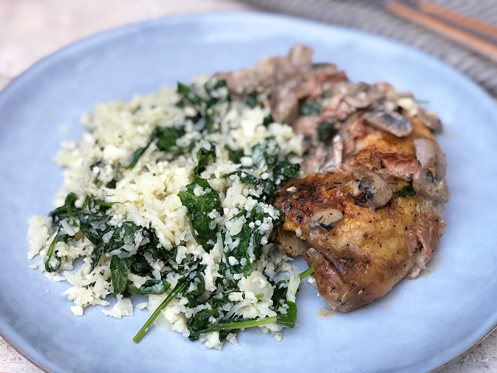 Kyllinglår i kremet saus med blomkålris