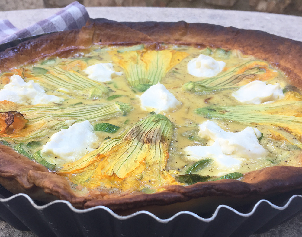 Sommerpai med squashblomster