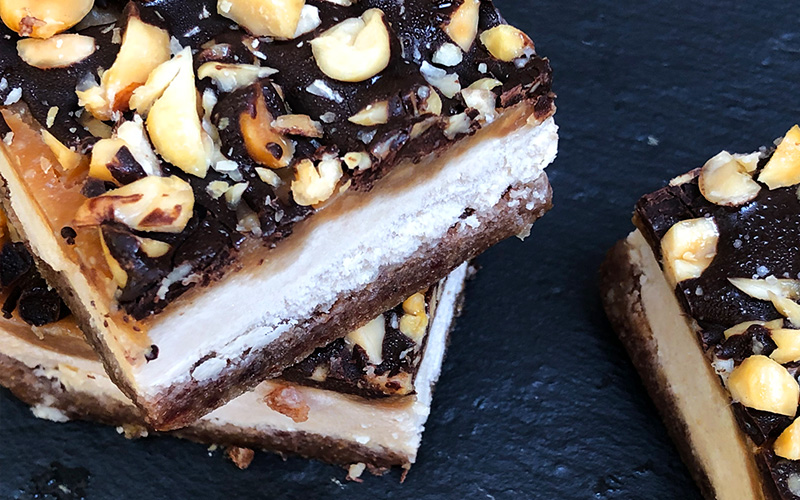 Helt rå "Snickers" kake