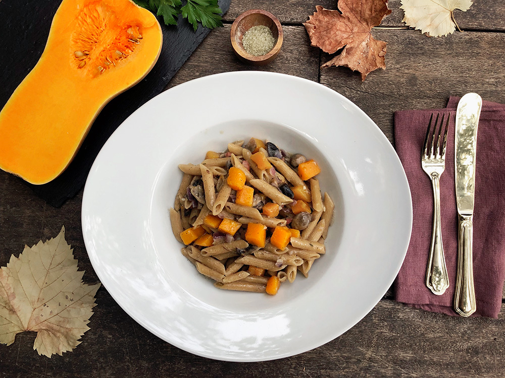 Alt i en kjele med butternut gresskar og pasta
