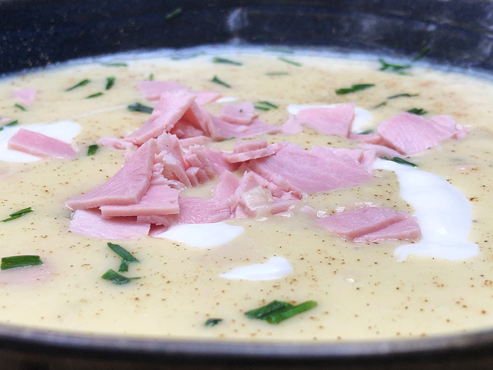 Potet- og purreløksuppe med skinke