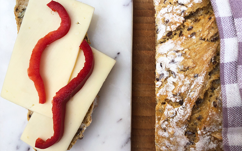 Grytebrød med frø og kjerner – og sprø skorpe!