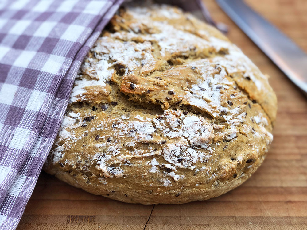 Grytebrød med frø og kjerner – og sprø skorpe!