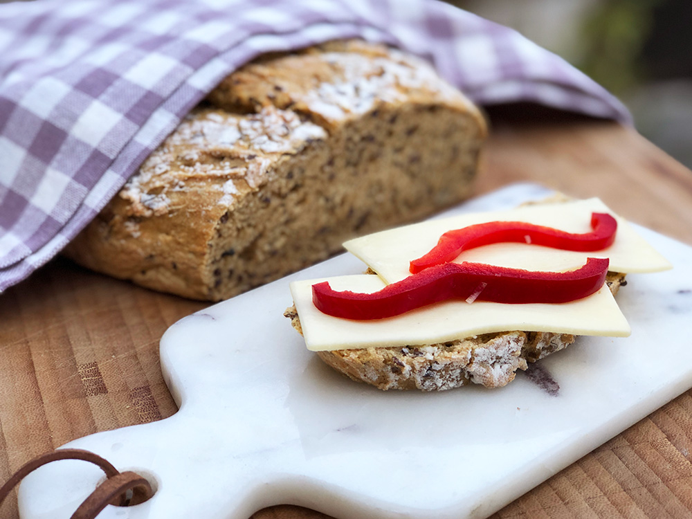 Grytebrød med frø og kjerner – og sprø skorpe!