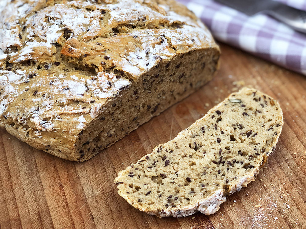 Grytebrød med frø og kjerner – og sprø skorpe!