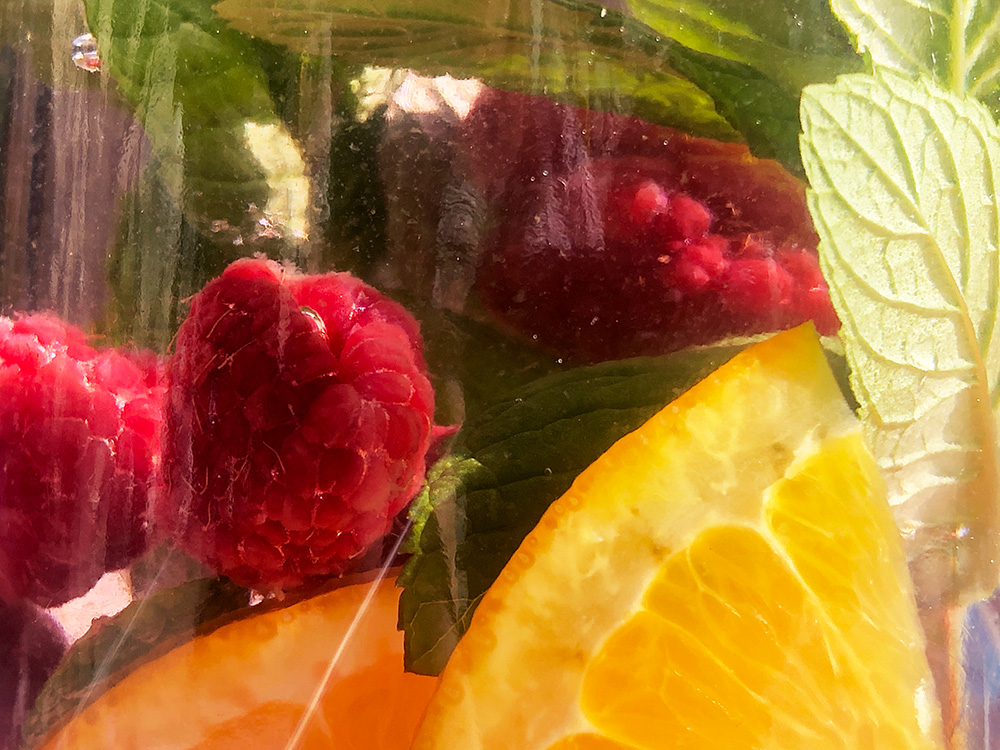 Infusion med mynte, bringebær og appelsin