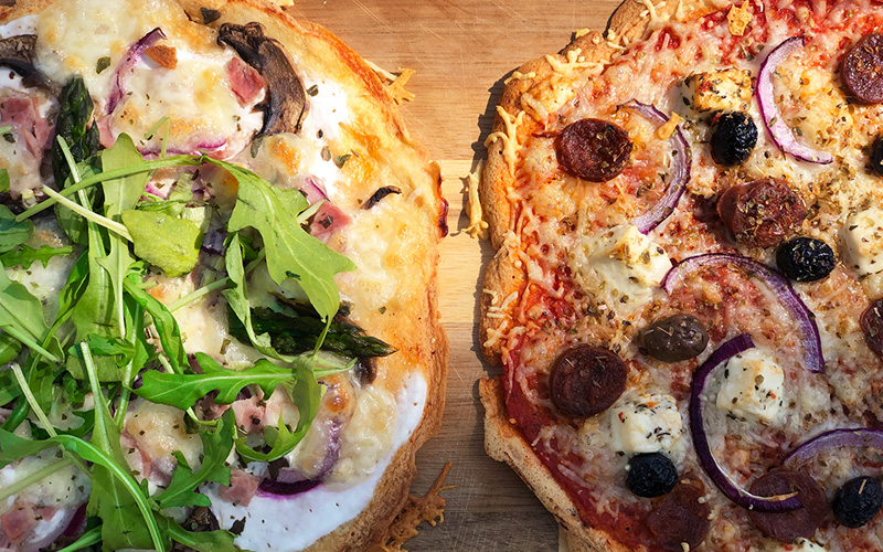 Superenkel pizza på kikertbunn (glutenfri)