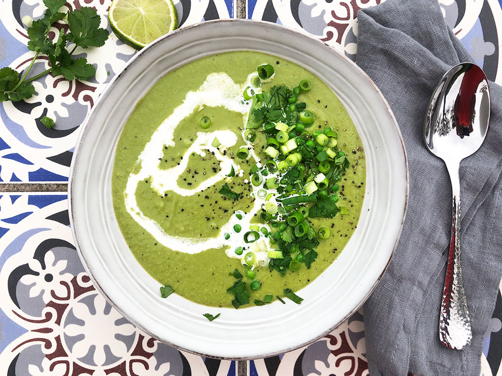 Grønn curry- og ertesuppe med kokosmelk