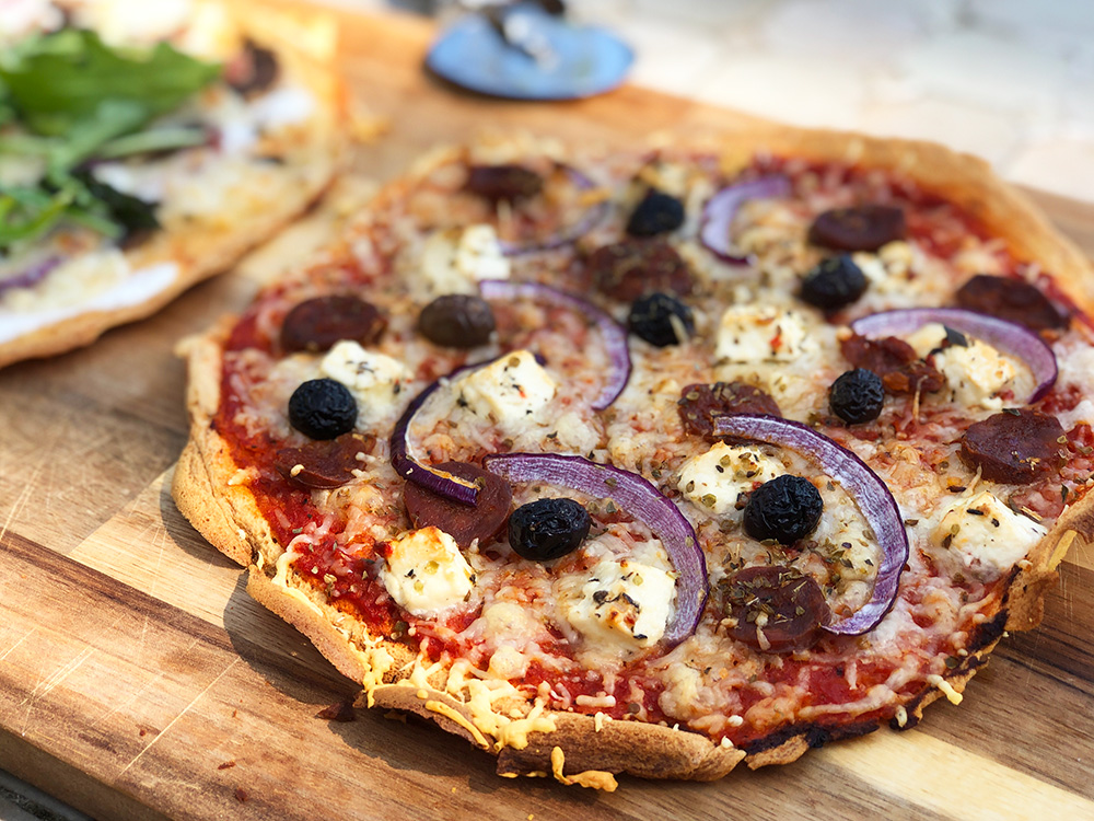 Superenkel pizza på kikertbunn (glutenfri)