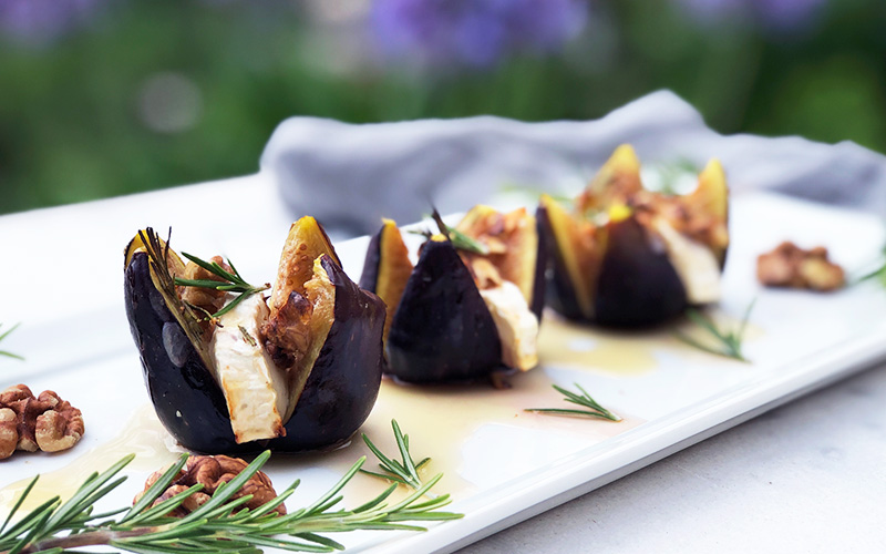 Bakte fiken med chevre og valnøtter