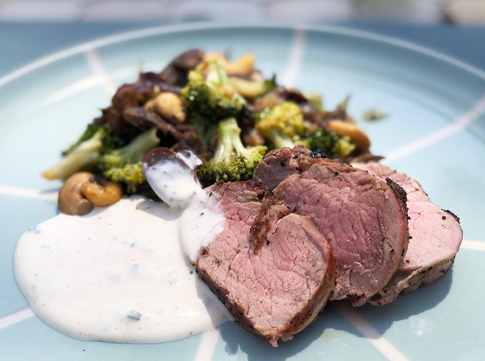 Indrefilet av svin med sautert brokkolisalat