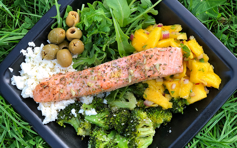 Middagsbolle med laks – og en smak av Middelhavet