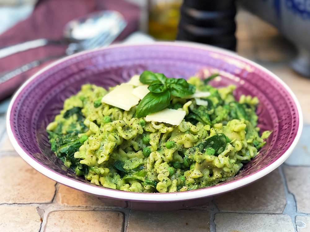 Fullkornspasta med bønnepesto