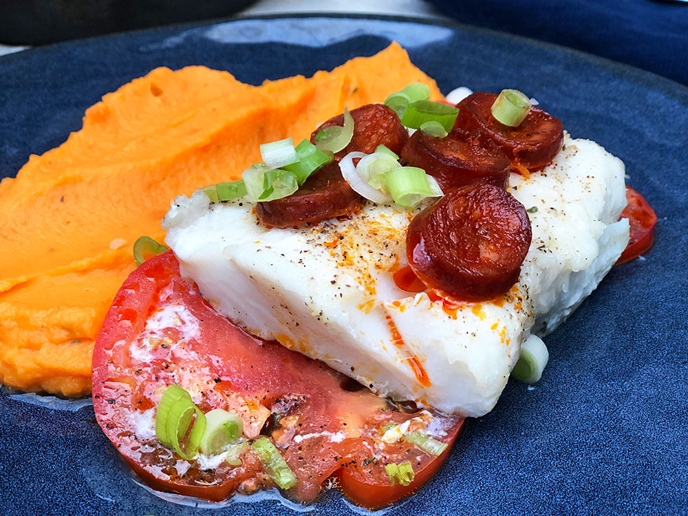 Bakt torsk med chorizo og søtpotetpuré