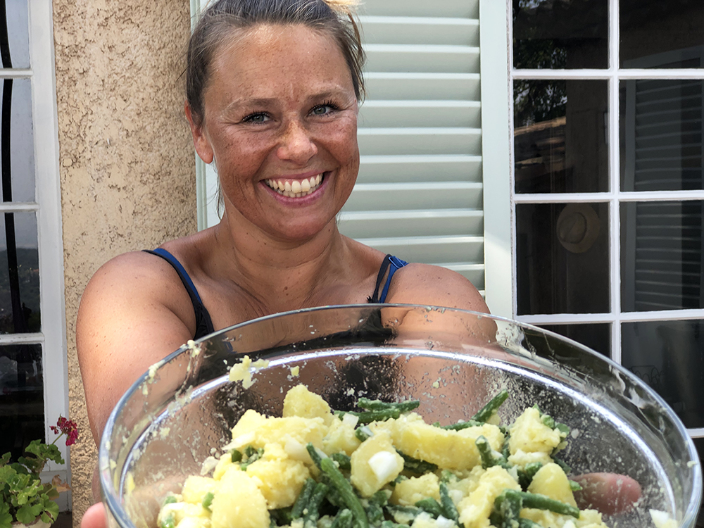 KLOKKEN 23.59 I KVELD STENGES DØRENE!