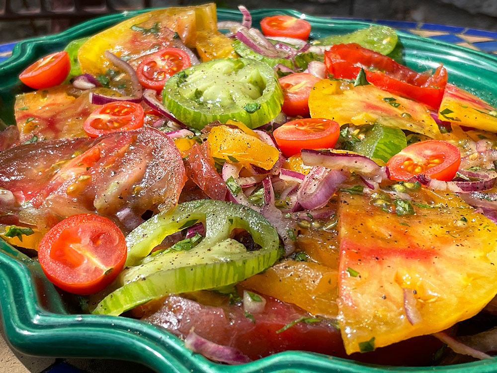 Fargerik tomatsalat