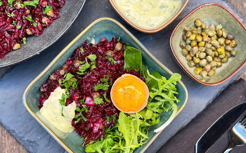 Rødbettartar med estragonmajones